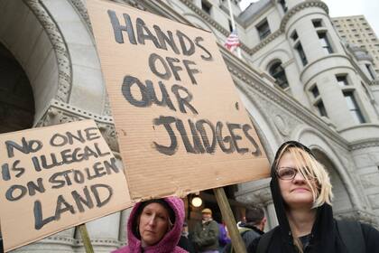 Arrestos de inmigrantes en tribunales de EEUU preocupan a defensores de derechos humanos