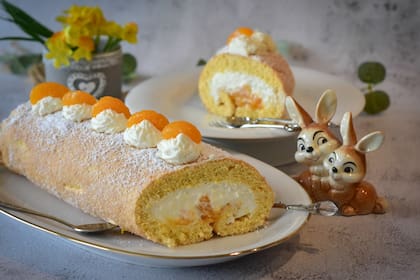 Arrollado de crema de mandarina.