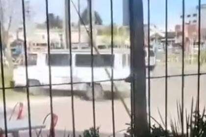 Arrolló a motochorros para evitar un robo en Merlo