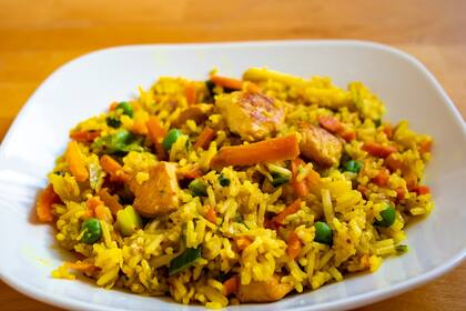 Arroz al curry con vegetales