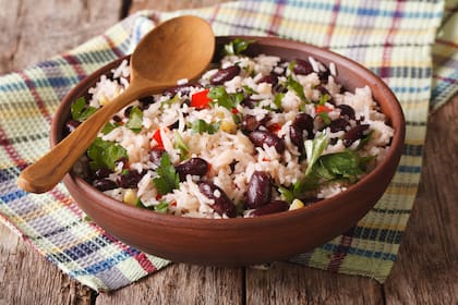 Arroz integral con porotos colorados.