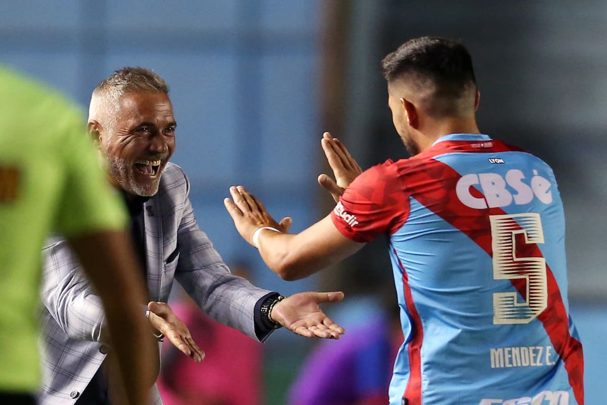 Arsenal alcanzó a River en la tabla de la Superliga