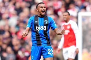 Arsenal cae 2-1 ante Bournemouth y permite al Man City volver a la lucha por el título