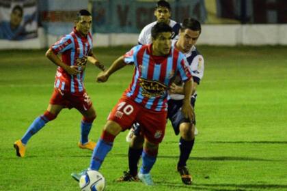 Arsenal quedó eliminado y profundizó su crisis