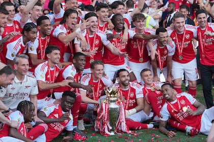 Arsenal se consagró campeón de la Premier League 2025-2026 y quiere coronarse en la Champions League