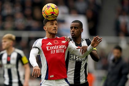 Arsenal y Newcastle United disputan el primer duelo de la semifinal de la Copa de la Liga de Inglaterra
