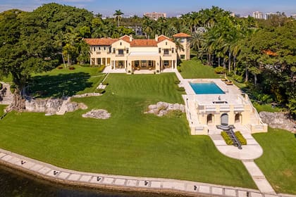 Arsht Estate, el complejo de dos mansiones y parque en un acantilado del barrio Coconut Grove en Miami, está a la venta a un valor de 150 millones de dólares