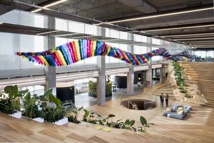 Arte y arquitectura disruptiva en las oficinas de Mercado Libre diseñadas por PES, Paula de Elia Studio