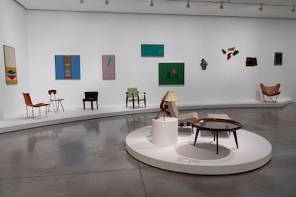 Arte y diseño en la muestra "Moderno y Metamoderno"