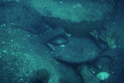 Artefactos del sitio submarino de Rochelongue in situ durante la campaña de 1964