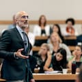Arthur Brooks, catedrático de Harvard: “Las personas más felices son las que nunca dejan de aprender”