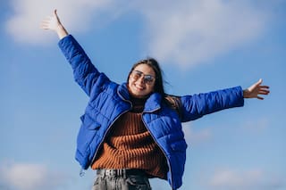 El hábito que distingue a las personas más felices, según un experto de Harvard