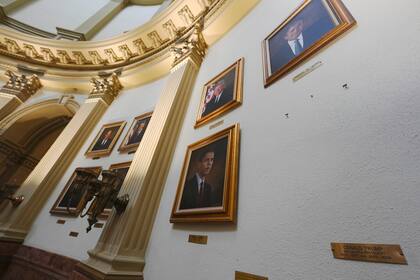 Artista de Colorado niega haber distorsionado imagen de Trump en retrato