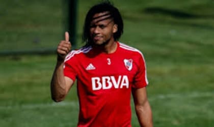 Arturo Mina liberará un cupo de extranjero para River