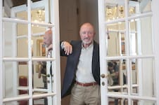 Pérez-Reverte: "Curiosidad pura o instinto suicida masculino. La misma actitud con que James Bond desmontaría bombas artesanales en Beirut"