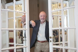 Pérez-Reverte: "Curiosidad pura o instinto suicida masculino. La misma actitud con que James Bond desmontaría bombas artesanales en Beirut"