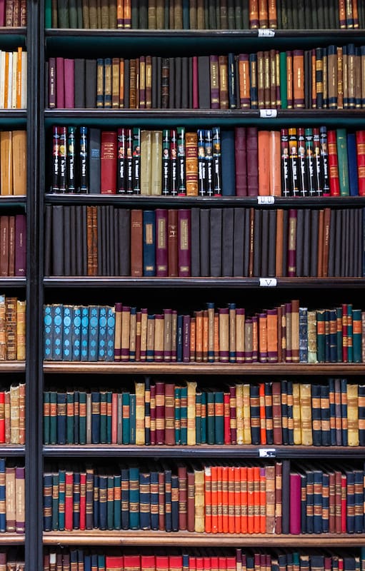 Artusi bibliotecas
Rio de Janeiro / Brazil - July 20 2018: The beauty of the famous library Royal Portuguese Gabinet of Literature (Gabinete Real Portuguues de Literatura) at downtown Rio de Janeiro, Brazil.