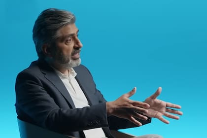 Arun Mansukhani, psicólogo y sexólogo especializado en el tratamiento de ansiedad, depresión, trauma psicológico y terapia de pareja, dio una charla exclusiva para el ciclo Aprendemos Juntos de BBVA