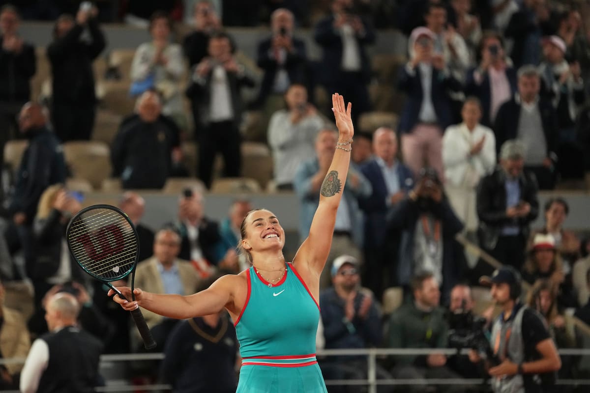 Aryna Sabalenka complains about the smell of marijuana during her US Open match