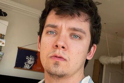 Asa Butterfield, protagonista de Sex Education, se mostró furioso ante el acoso público: “Me filman”