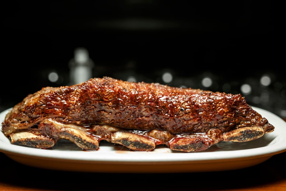 Asado ancho jugoso, especialidad de La Choza.