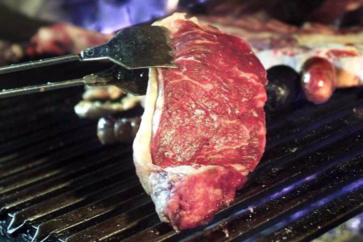 Asado; carne; bife; productos lácteos; leche; carne; Mate; yerba; yerba mate; bbc; bbc mundo; economía; comunidad de negocios