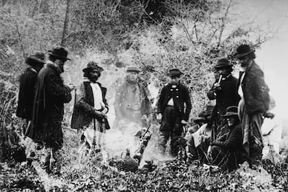 Asado en el campo. Estancia "Los Yngleses". Ambrotipo. Circa 1860. George Corbett (atribuido)