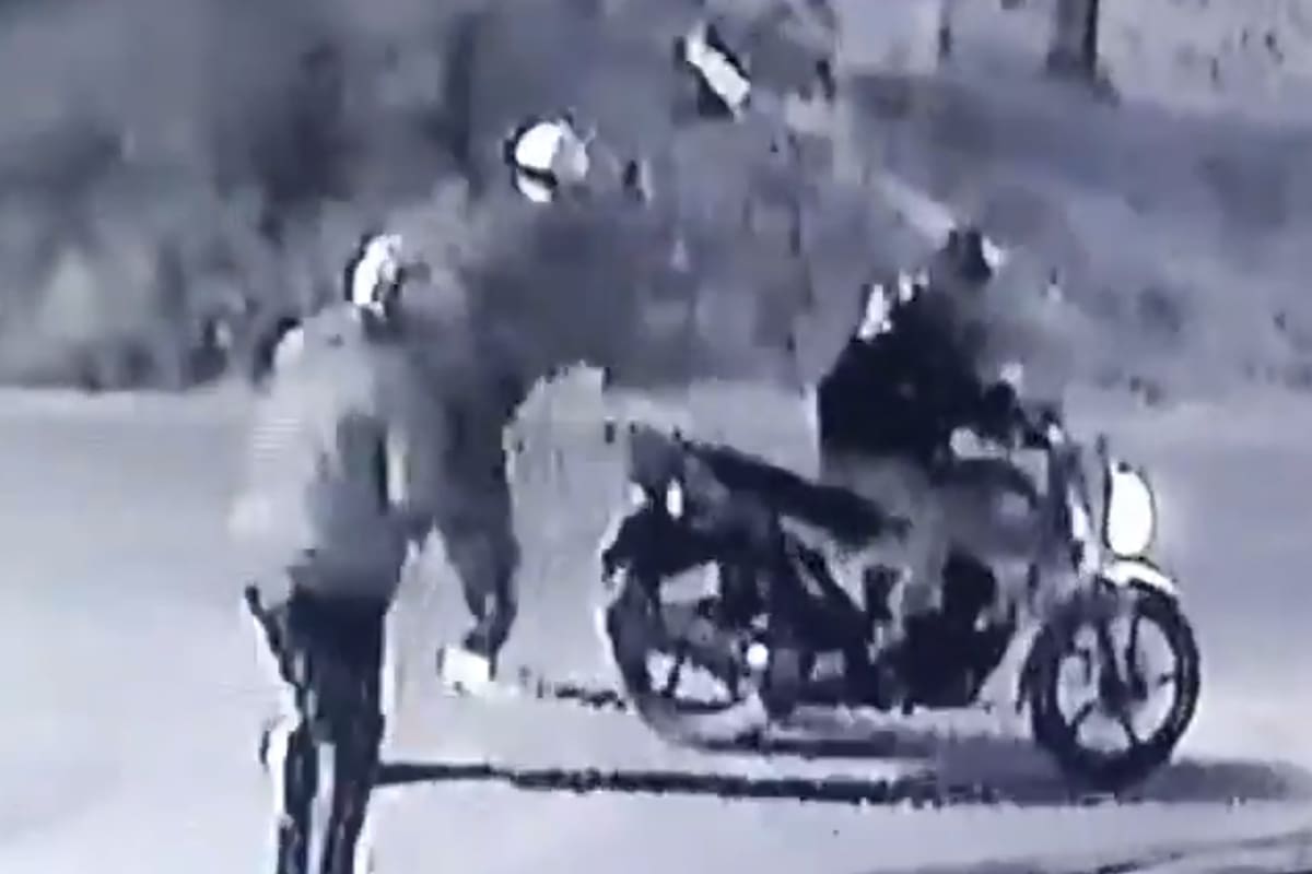 Asaltaron a un jubilado y lo tiraron al piso en La Plata