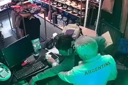 Asaltaron al padre de Diego Schwartzman en su negocio de Palermo