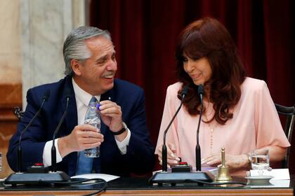 Asamblea legislativa, el presidente Alberto Fernández  y la vice Cristina Fernández en el Congreso