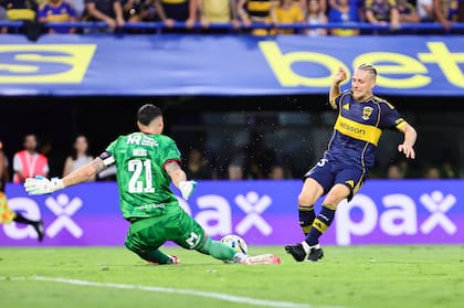 Ascacíbar tuvo un estreno correcto en Boca y Ubeda lo elogió