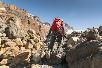 Ascenso entre la roca al Glaciar Cagliero
