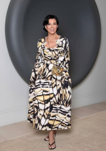 Aseguran que Kris Jenner tuvo error en Photoshop y mostró seis dedos en los pies (Instagram/@krisjenner)