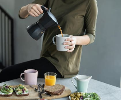 Aseguran que tomar tres tazas de café por día es fundamental para combatir el hígado graso