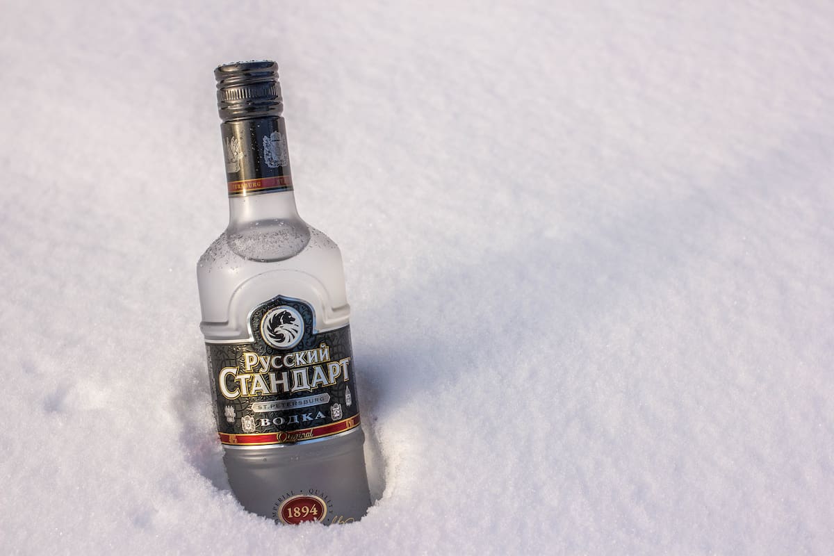 Aseguran que un ciberataque ucraniano complicó la distribución de vodka en Rusia