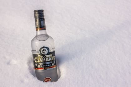 Aseguran que un ciberataque ucraniano complicó la distribución de vodka en Rusia