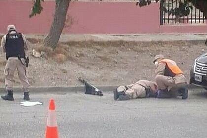 asesinan de un balazo a un prefecto en un control