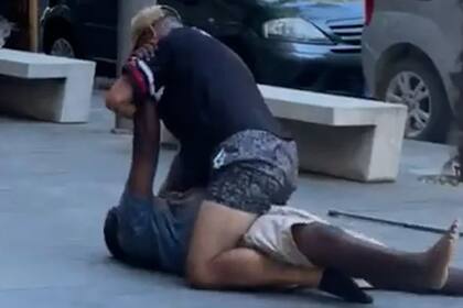 Asesinaron a un vendedor nigeriano en plena calle y nadie intervino