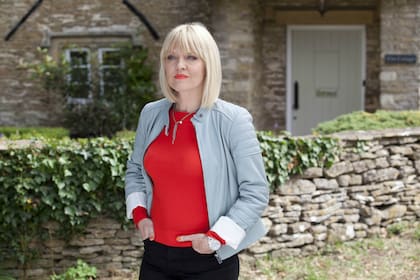 Ashley Jensen es Agatha Raisin