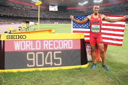 Ashton Eaton logró el único récord mundial en Pekín