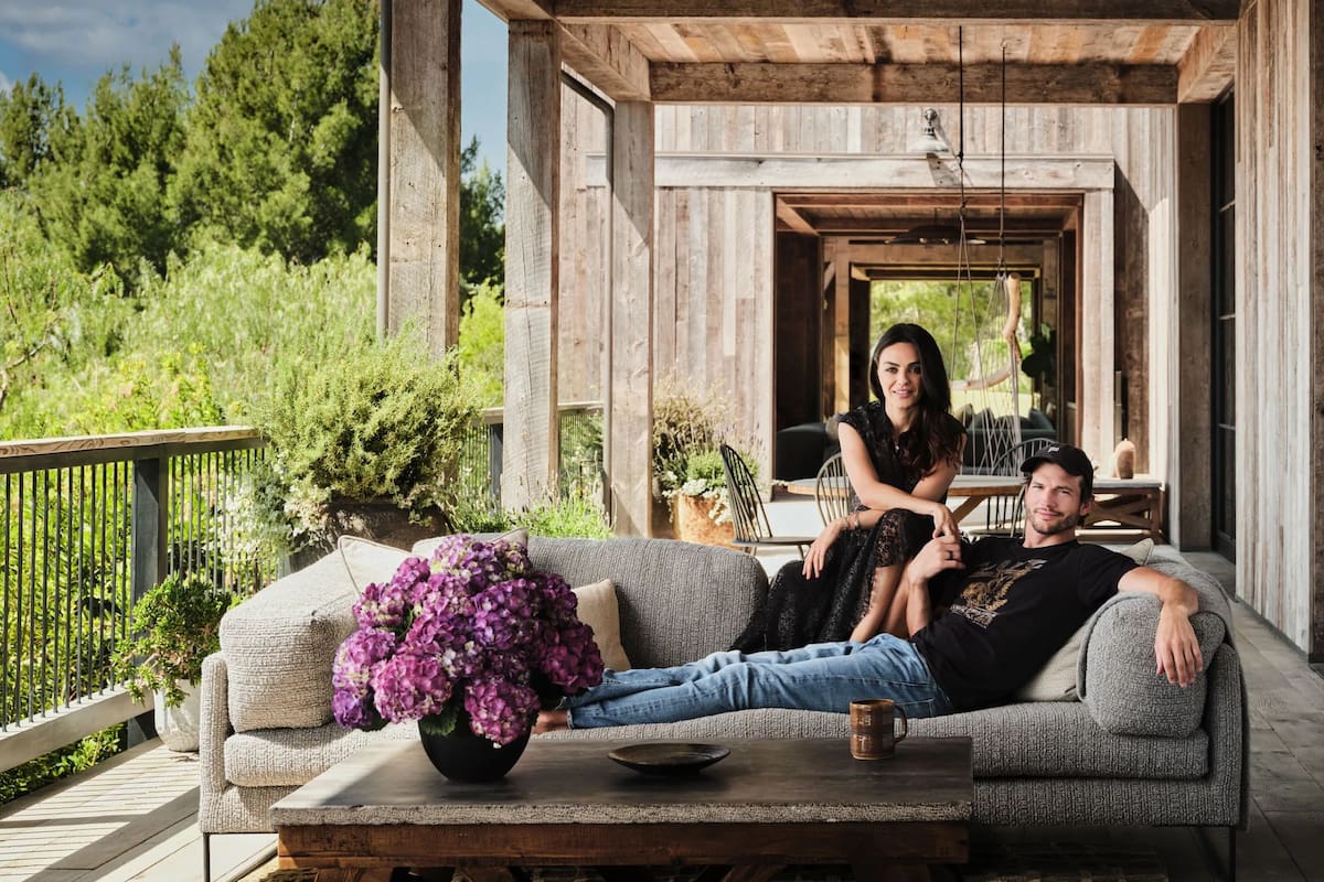 Ashton Kutcher y Mila Kunis compraron una casa de campo y consiguieron que sea autosustentable en apenas cinco años