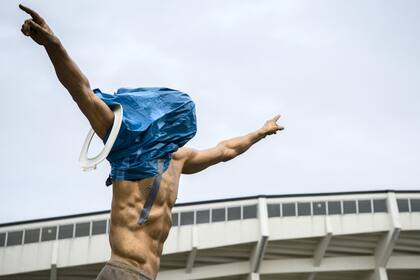 Así apareció la estatua de Ibrahimovic tras conocerse que el astro compró acciones del Hammarby