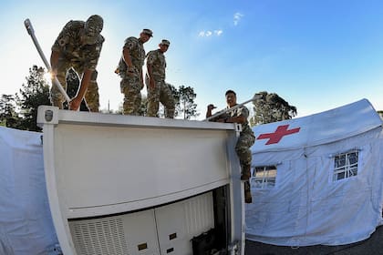 Así arma el Ejército el hospital móvil en Campo de Mayo