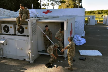 Así arma el Ejército el hospital móvil en Campo de Mayo