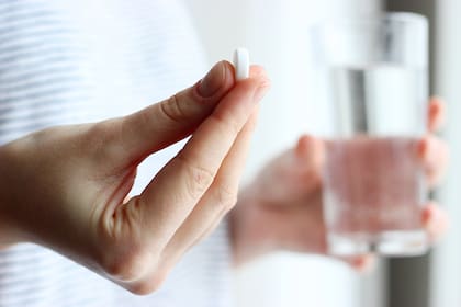 Así como se necesita tomar medicamentos para otros problemas de salud, como presión arterial alta o diabetes, es posible que le receten a uno medicamentos para controlar el estreñimiento crónico