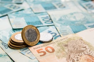 Así cotizan el real oficial y el blue este martes 10 de febrero