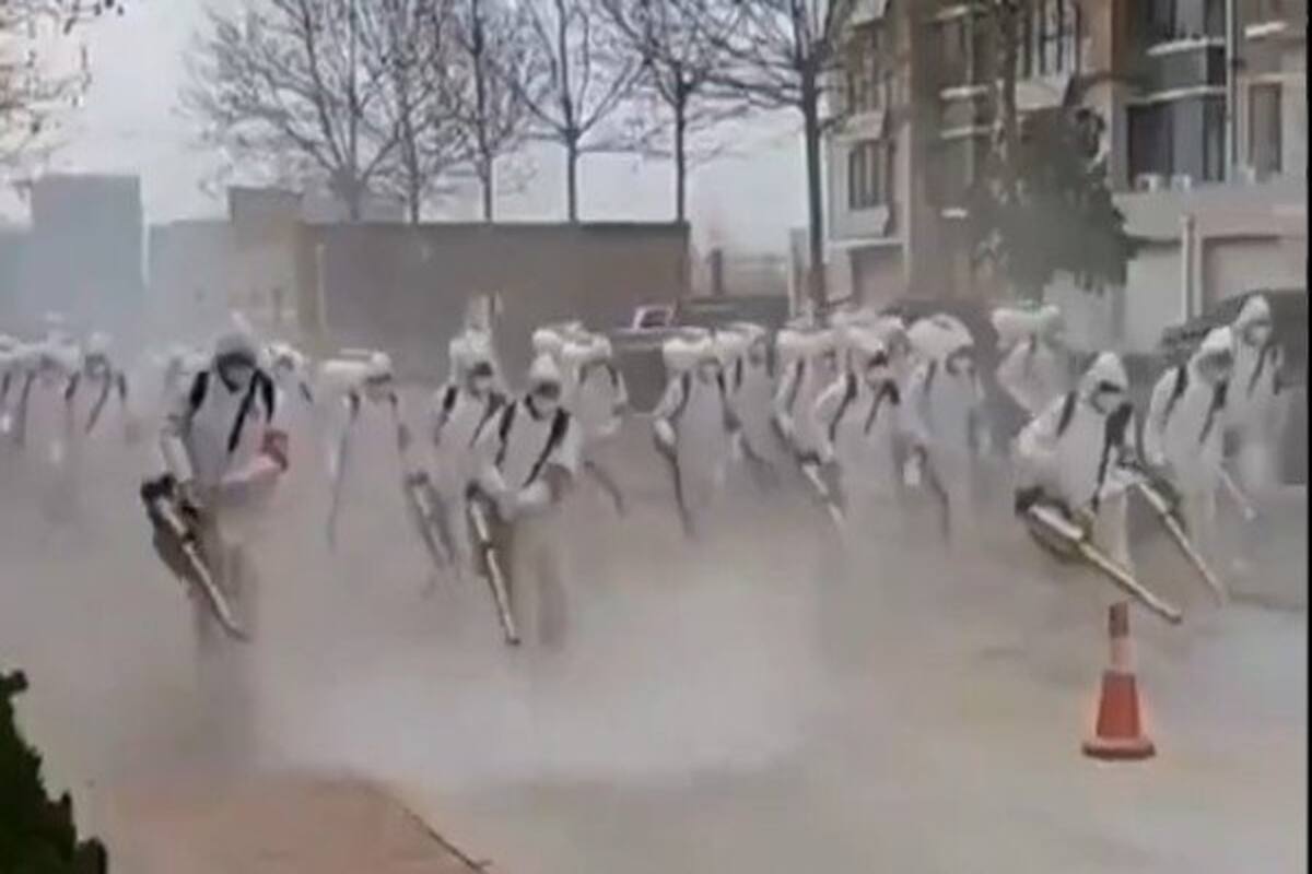 Así desinfectan las calles en China