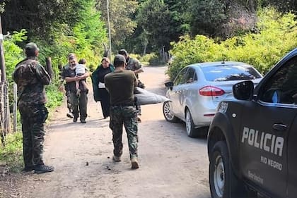 Así encontraban al niño que se perdió al lado del lago Gutiérrez