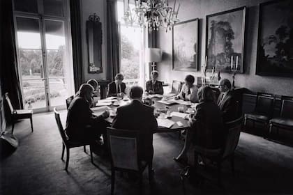 Así era la sala cuando funcionaba como espacio de reunión semanal de secretarios durante el reinado de Beatriz, la madre de Guillermo