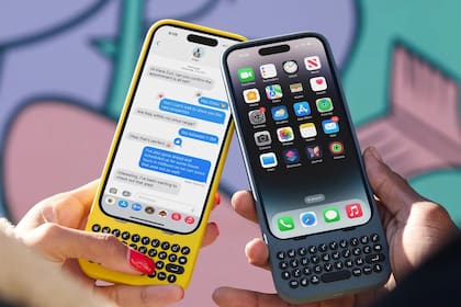 Así es Clicks, la funda con teclado para el iPhone 14 Pro y el 15 Pro y Pro Max